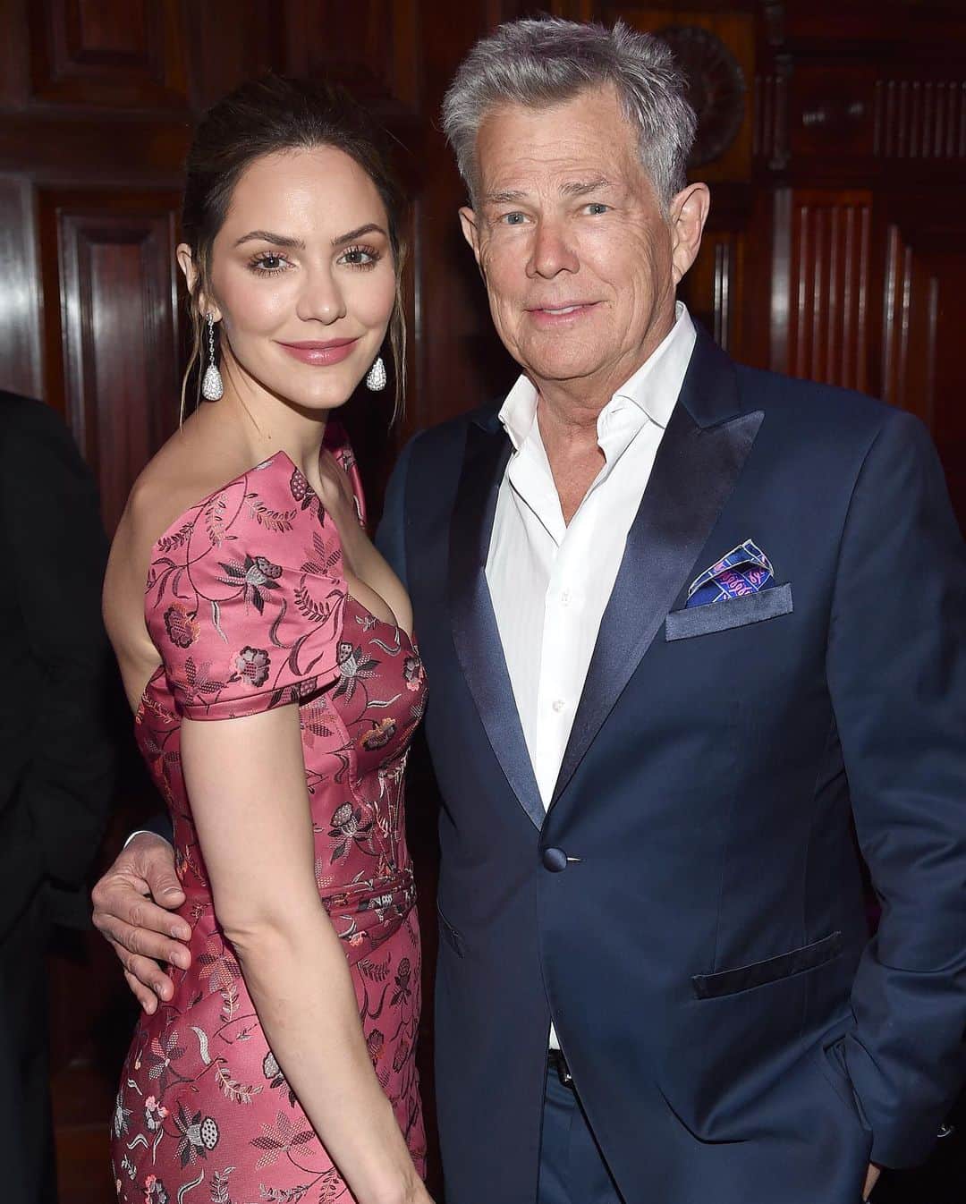 Just Jaredさんのインスタグラム写真 - (Just JaredInstagram)「@katharinemcphee and @davidfoster are married! Tap this photo at the link in bio for details from their London wedding. #KatharineMcPhee #DavidFoster Photo: Getty」6月29日 6時10分 - justjared