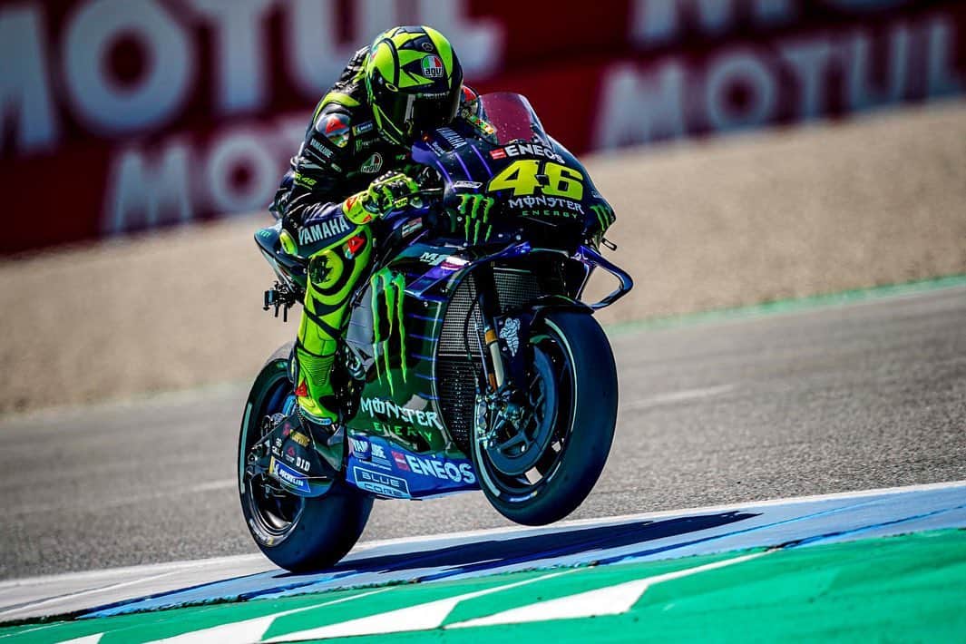 バレンティーノ・ロッシのインスタグラム：「TT Circuit,Assen Friday,free practice 📸 @falex79 @mighelon」