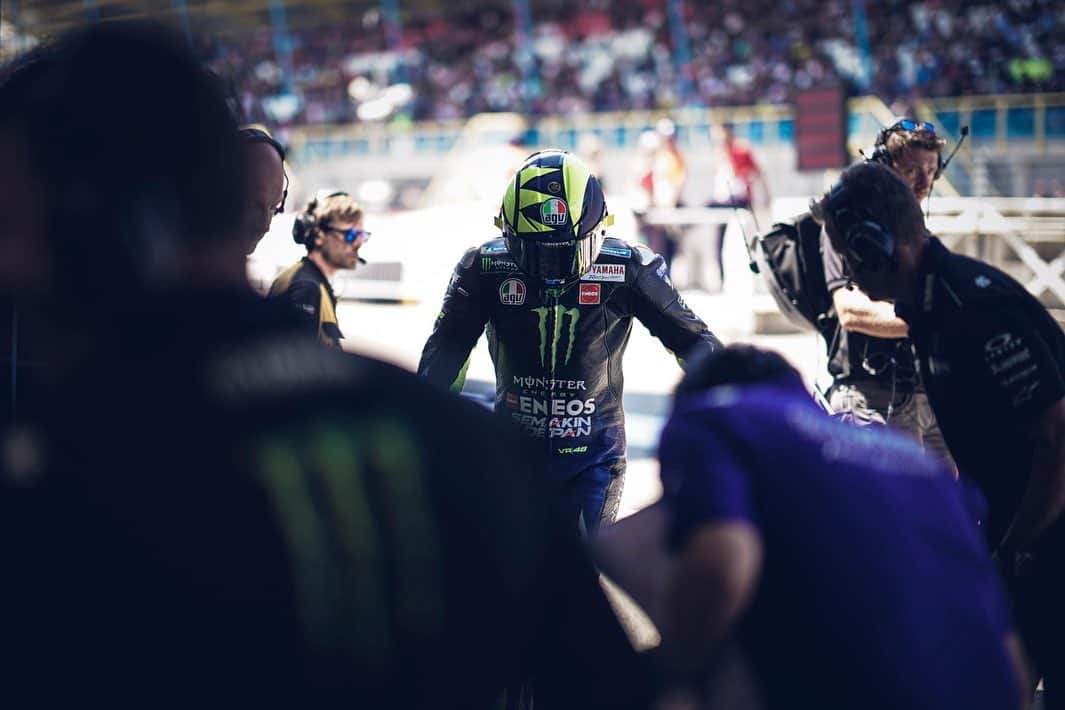 バレンティーノ・ロッシさんのインスタグラム写真 - (バレンティーノ・ロッシInstagram)「TT Circuit,Assen Friday,free practice 📸 @falex79 @mighelon」6月29日 6時12分 - valeyellow46