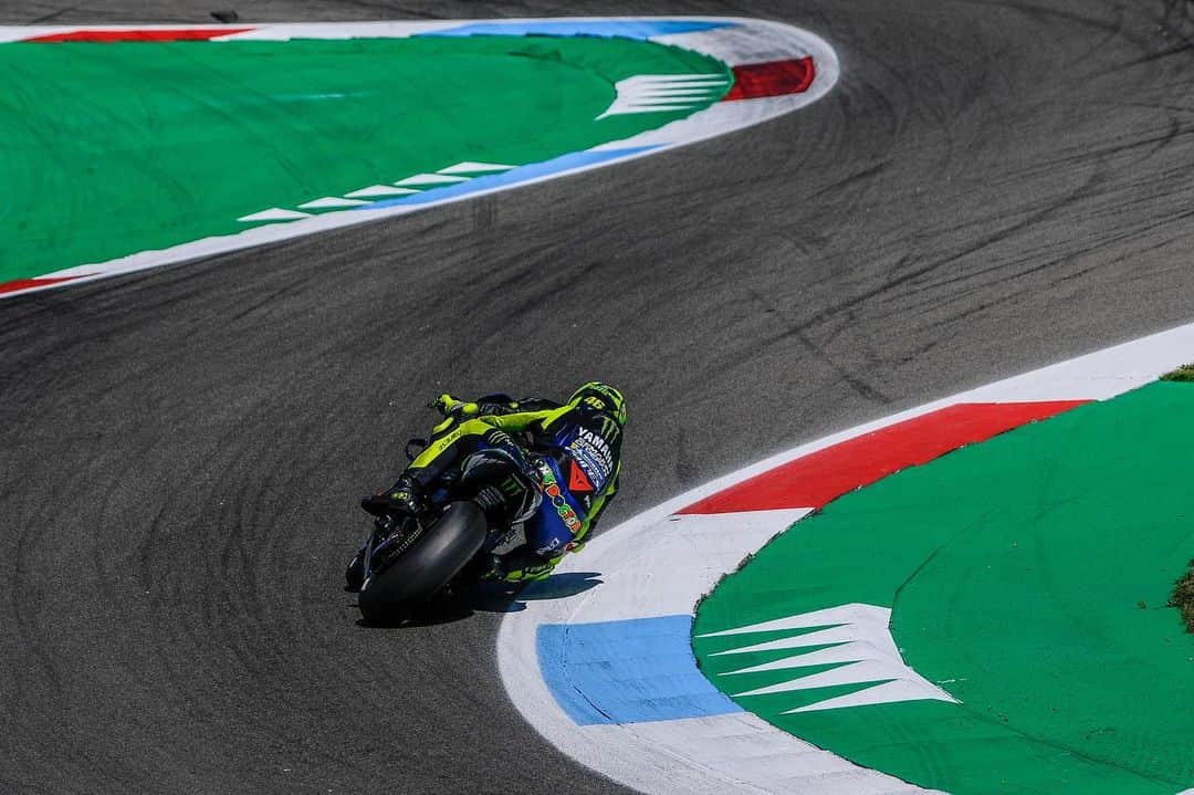 バレンティーノ・ロッシさんのインスタグラム写真 - (バレンティーノ・ロッシInstagram)「TT Circuit,Assen Friday,free practice 📸 @falex79 @mighelon」6月29日 6時12分 - valeyellow46