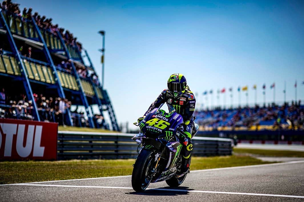 バレンティーノ・ロッシさんのインスタグラム写真 - (バレンティーノ・ロッシInstagram)「TT Circuit,Assen Friday,free practice 📸 @falex79 @mighelon」6月29日 6時12分 - valeyellow46