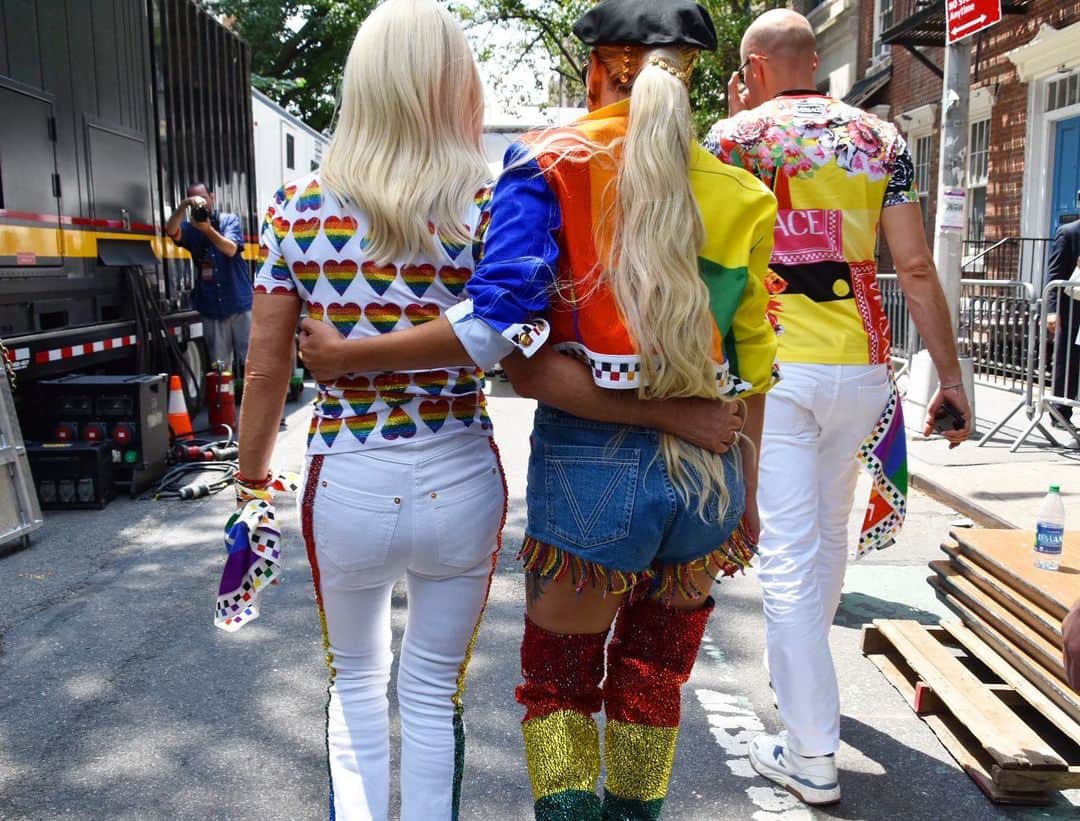 ドナテラ・ヴェルサーチさんのインスタグラム写真 - (ドナテラ・ヴェルサーチInstagram)「🌈🏳️‍🌈❤️ #StonewallDay #NYCPride」6月29日 6時13分 - donatella_versace