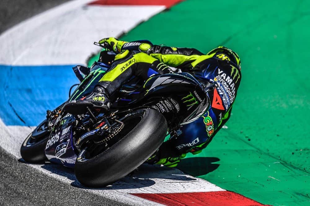 バレンティーノ・ロッシさんのインスタグラム写真 - (バレンティーノ・ロッシInstagram)「TT Circuit,Assen Friday,free practice 📸 @gigisoldano @jesusrobledo Tino Martino」6月29日 6時16分 - valeyellow46