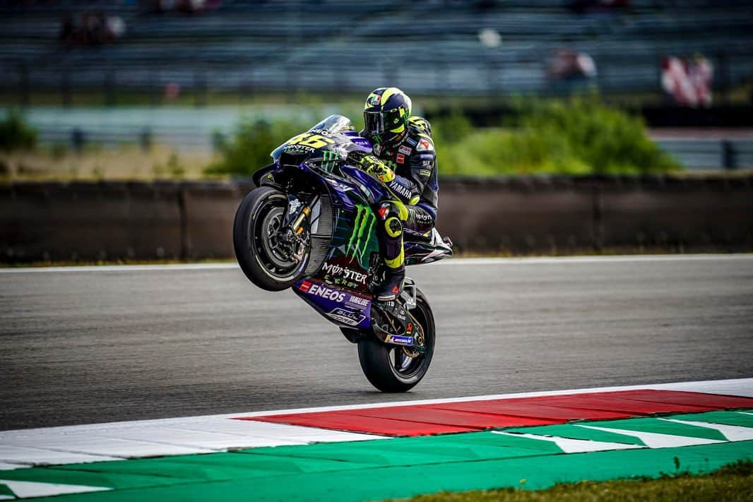 バレンティーノ・ロッシさんのインスタグラム写真 - (バレンティーノ・ロッシInstagram)「TT Circuit,Assen Friday,free practice 📸 @gigisoldano @jesusrobledo Tino Martino」6月29日 6時16分 - valeyellow46