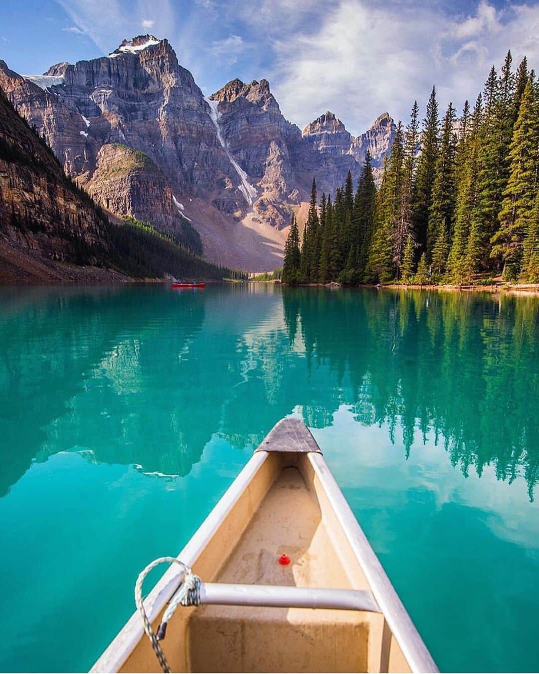 Wonderful Placesさんのインスタグラム写真 - (Wonderful PlacesInstagram)「Moraine Lake - Canada ✨🌲🌲🌲✨ Picture by ✨@denemiles✨ follow her feed for stunning nature posts ✨@denemiles✨ . #wonderful_places for a feature ❤️」6月29日 6時31分 - wonderful_places
