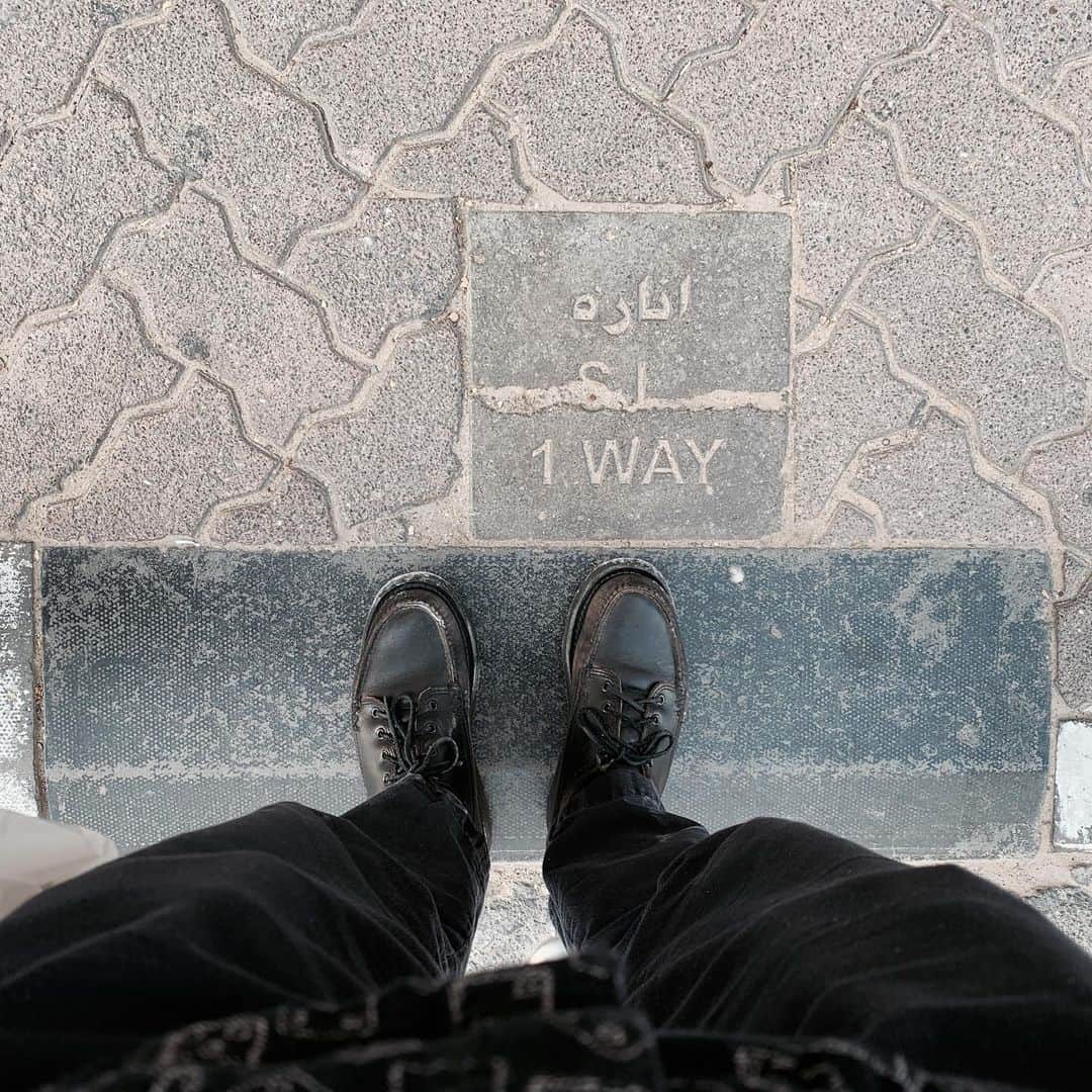 マイロ・ヴィンティミリアのインスタグラム：「1 Way. Dubai, UAE. MV」