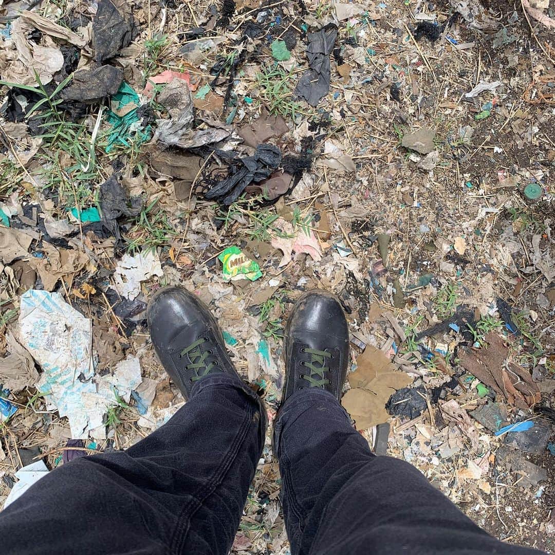 マイロ・ヴィンティミリアのインスタグラム：「Difficult to stand in 24 acres of trash on the other side of the globe, look down and see your name looking back at you. We should all try to do better. For one another. For our planet. For ourselves. Let’s all do better across the board. MV」