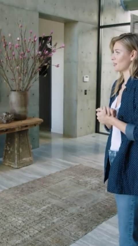 マリア・シャラポワのインスタグラム：「On 🎥. Should we play a drinking game every time I say “cozy”? 🙃」