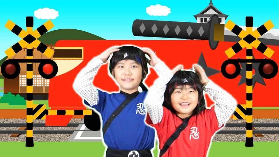 Kids Of Ninjaさんのインスタグラム写真 - (Kids Of NinjaInstagram)「ご縁あってfumikiri channelさんとコラボさせていただきました😊 Head Shoulders Knees and Toesを踊りました🌟  動画はプロフのリンクから▶️ * #ごっこ遊び #5才 #8才#おとちゃん #そうちゃん #親バカ部  #trendykids #lifewithkids #kids_japan #kids_circle #cutekidsclub #love #instagood #instakids #kidsphoto」6月29日 7時00分 - ninjapalette
