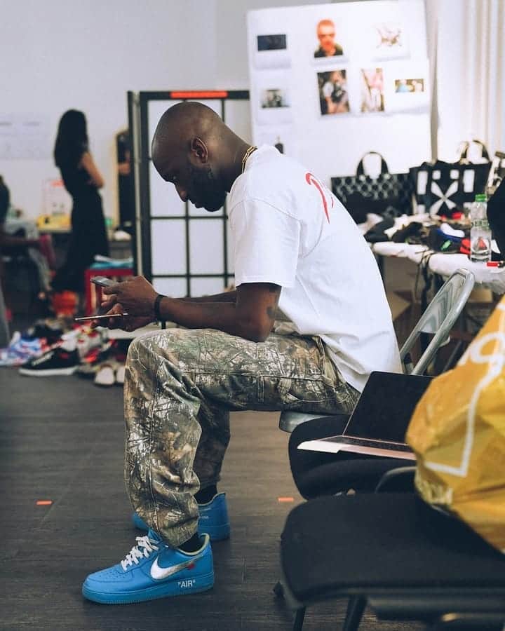 OFF-WHITE C/O VIRGIL ABLOHさんのインスタグラム写真 - (OFF-WHITE C/O VIRGIL ABLOHInstagram)「ss20 men’s Off-White™ @virgilabloh behind the scenes of “PLASTIC” runway show. photography c/o @chilldays. online streaming www.off---white.com」6月29日 7時08分 - off____white