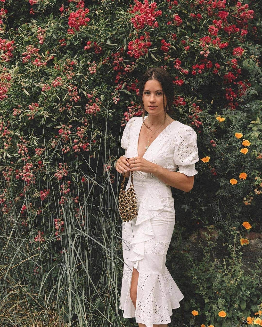 のインスタグラム：「Sweet and sexy...perfect.  Beauty @sarahchristine in our Savannah Eyelet Dress.  #ykmyway #summerweddings #summerevents #summertime #partyperfect #lwd #whitehot #YumiKim」