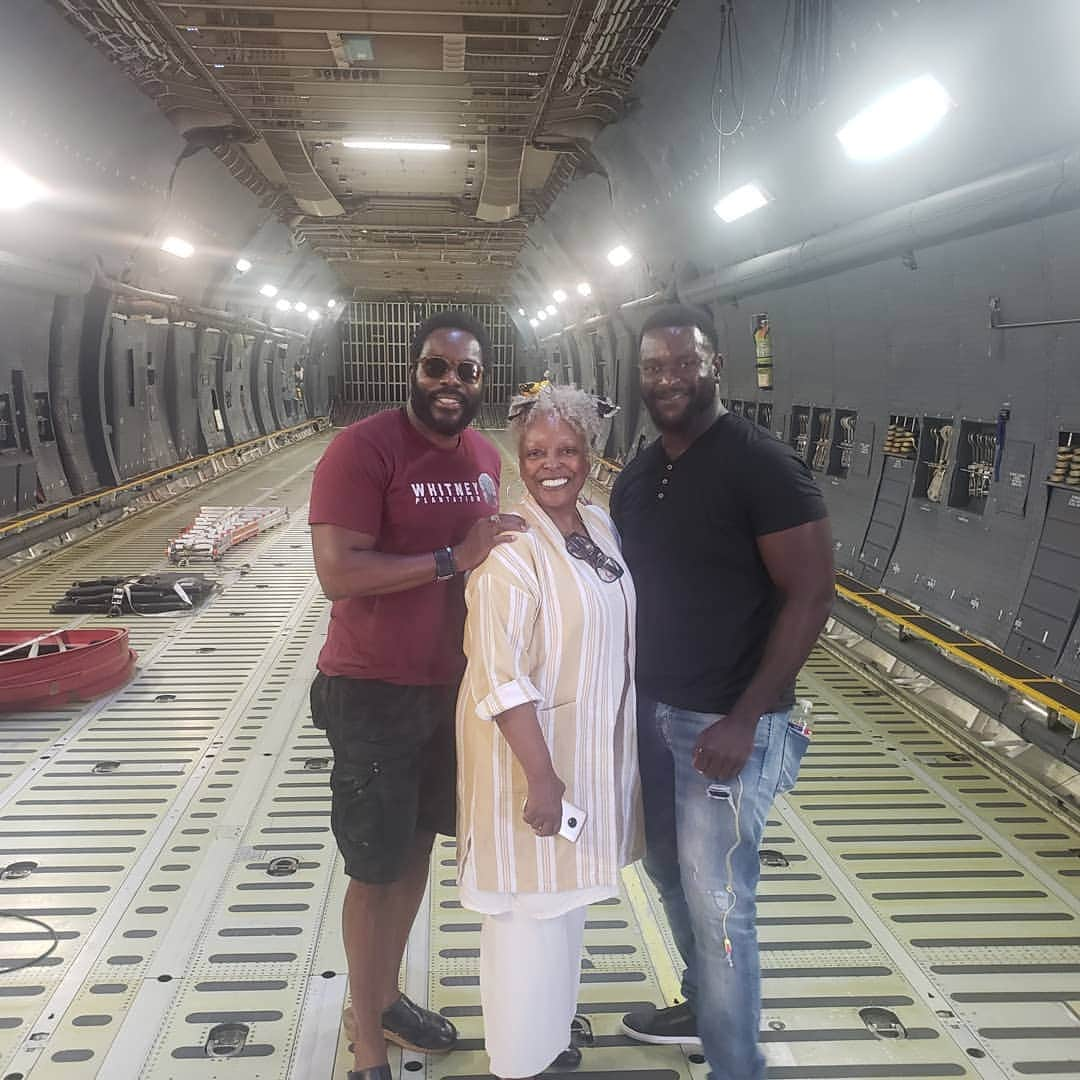 チャド・コールマンさんのインスタグラム写真 - (チャド・コールマンInstagram)「We also got to tour a #c5! @mjshawnuff  @lscottcaldwell  @aitaf #lacklandairforcebase @usairforce @usarmy @usmarineservices Tomorrow we read #truewest @ecowristwatches」6月29日 7時48分 - chadlcoleman