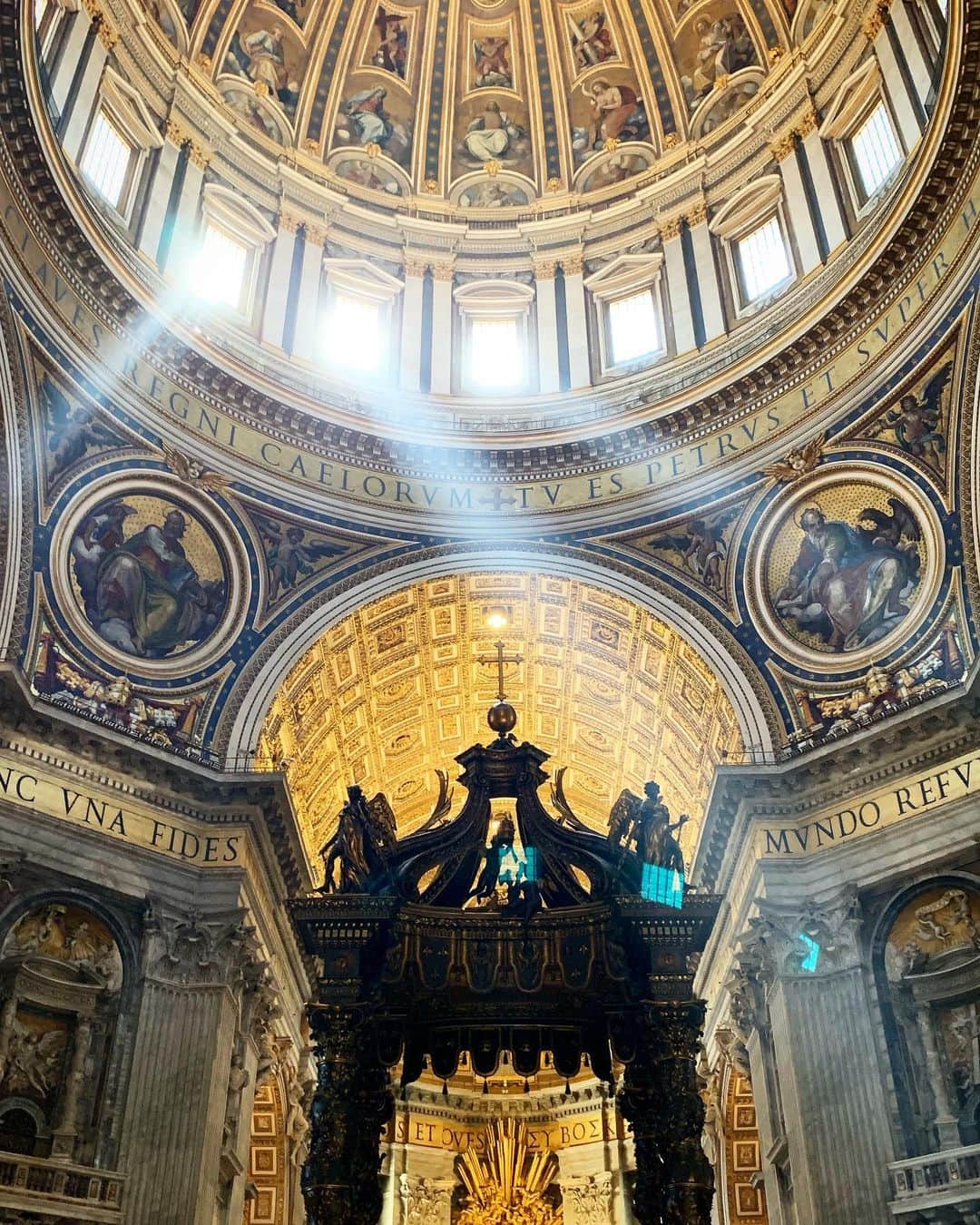 disneydescendantsさんのインスタグラム写真 - (disneydescendantsInstagram)「Vatican.⚜️」6月29日 8時07分 - descendants
