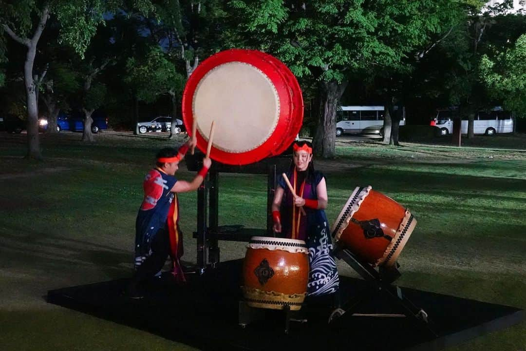 リー・シェンロンさんのインスタグラム写真 - (リー・シェンロンInstagram)「Day 1 of @g20org concluded with a Leaders dinner hosted by PM @shinzoabe. Against the backdrop of the magnificent Osaka Castle, guests were treated to performances that drew on the rich culture and heritage of the host country. Japan is known for its "omotenashi", hospitality from the heart, and has certainly lived up to its reputation! – LHL  #G20  #G20Japan  #G20大阪サミット ([1-3] Photos by me; [4] MCI Photo by Chwee)」6月29日 9時02分 - leehsienloong