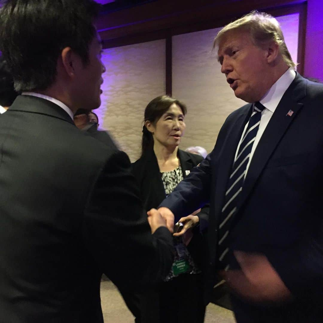 吉村洋文さんのインスタグラム写真 - (吉村洋文Instagram)「トランプ大統領にお会いしました！(スタッフより)#トランプ大統領#G20#大阪サミット#大阪府知事」6月29日 9時48分 - yoshimurahirofumi