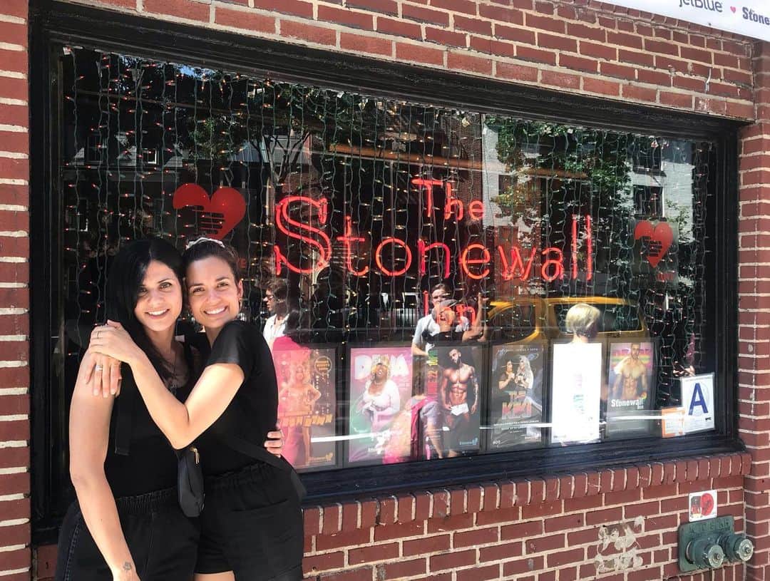 トーレイ・デヴィートのインスタグラム：「Today is the 50th anniversary of the riots at #Stonewall. It was such an honor to go there with my sister, @thisisdevond to pay my respects to the men and women who rioted for what they believed in 50 years ago! I am a proud ally to this beautiful community. #LoveisLove #lgbtq #pride #thestonewallinn」