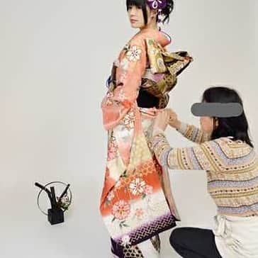 藤波さとりのインスタグラム：「#kimono  着物は補正下着ではありません。」
