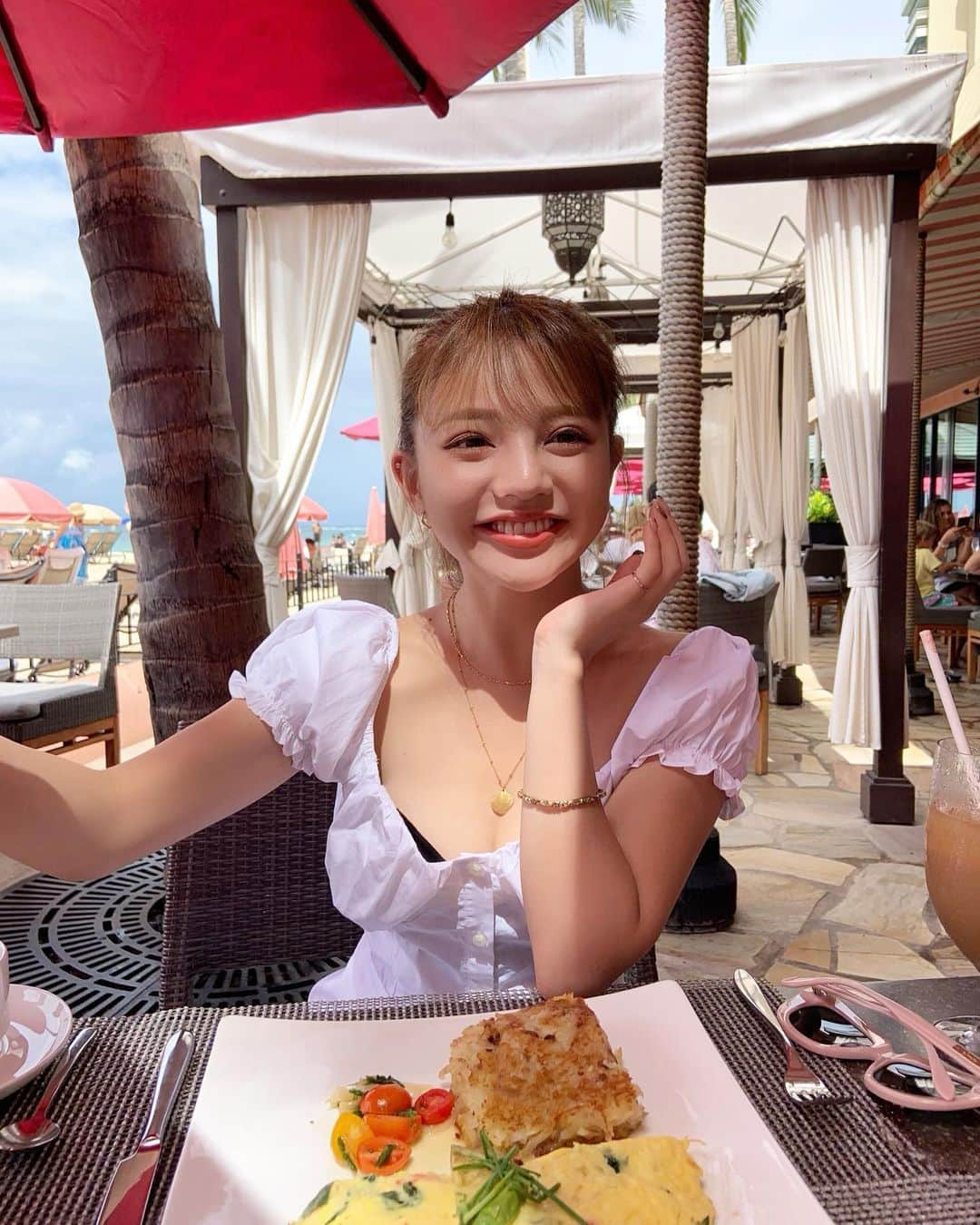 吉木千沙都（ちぃぽぽ）さんのインスタグラム写真 - (吉木千沙都（ちぃぽぽ）Instagram)「I’m in Hawaii🌺 笑うとお顔がむちむち🤪笑」6月29日 11時18分 - popochan318