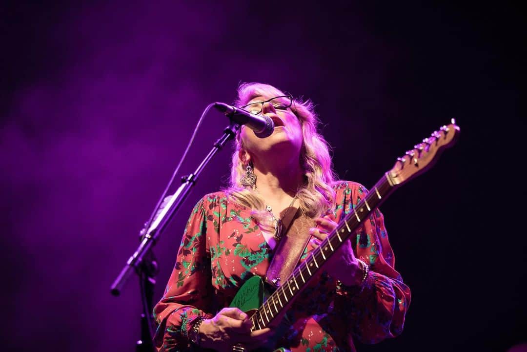 テデスキ・トラックス・バンドのインスタグラム：「TTB coming in hot for the hometown crowd tonight in Jacksonville! 📷: @marcissistic」