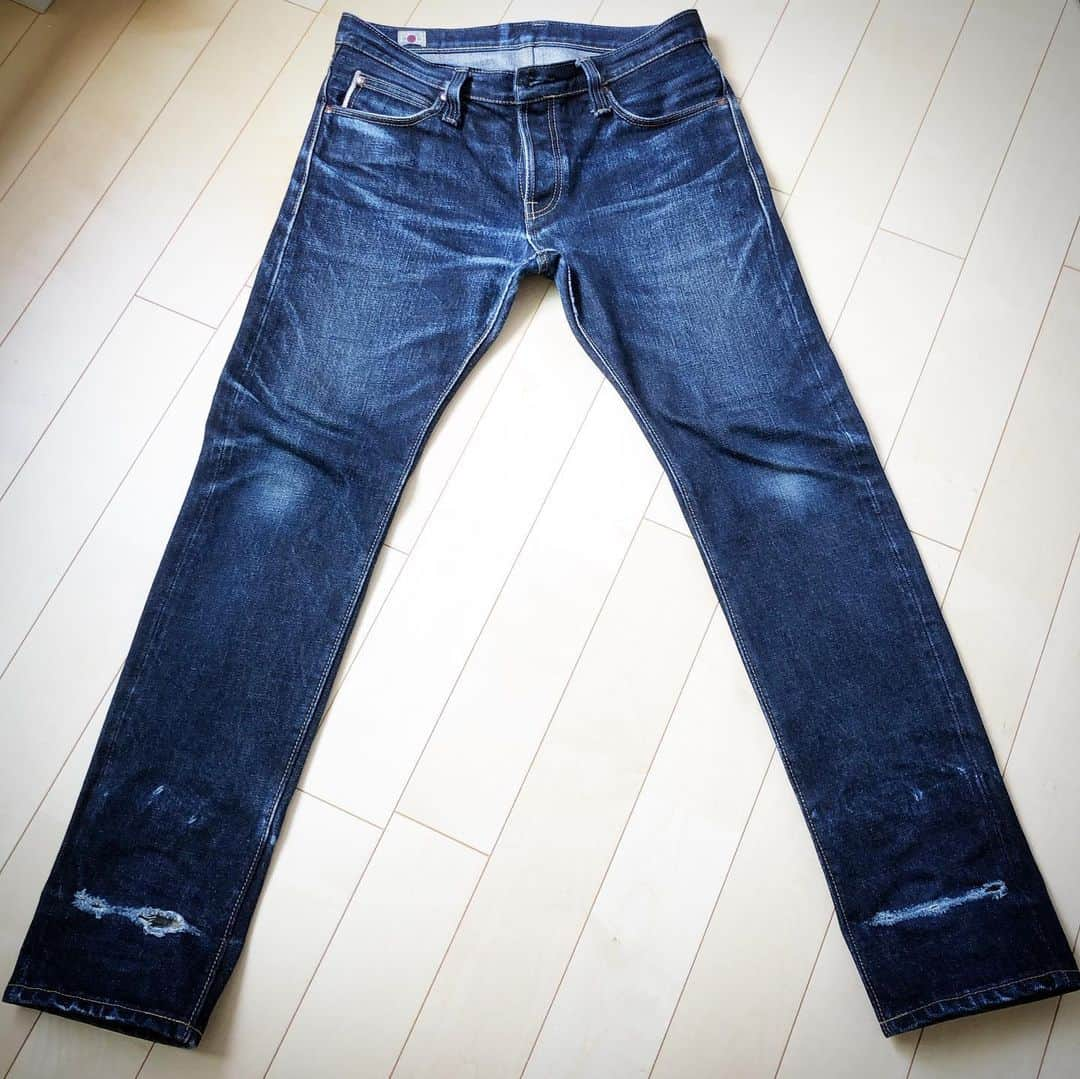 BIG JOHNさんのインスタグラム写真 - (BIG JOHNInstagram)「スタッフ👖onishi👖 23オンスジーンズ【M106G】穿き込みレポート62回目👖 リジット36日👖 1st湯洗い後41日👖 2nd湯洗い後42日👖 3rd湯洗い後42日👖 4th湯洗い後41日👖 5th湯洗い後41日👖 6th湯洗い後49日👖 7th湯洗い後43日👖 計335日着用👖 児島ジーンズストリート、ビッグジョン児島本店、大阪市南船場、ビッグジョン大阪店、祐天寺駅 西口2、ビッグジョン東京店、BIGJOHN ONLINE SHOPで好評発売中👖 @bigjohnshop @bigjohntokyo @bigjohnosaka #bigjohn #bigjohnjeans #jeans #denim #23oz #japan #okayama #kurashiki #kojima #kojima-jeans-street #jeans-street #coordinate #outfit #mystyle #denimcode #nanocolloid #nano #denim-wash #wash #toughjeans #tough #selvedgejeans #selvedge #tax-freeshop #tax-free #denim-street #kurashiki-denim-street」6月29日 11時29分 - bigjohnjeans