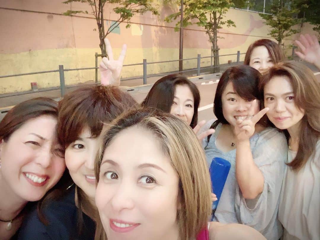 下田美馬さんのインスタグラム写真 - (下田美馬Instagram)「嘉悦女子中学同窓会 33年振りの再会 やんちゃ過ぎた私達も 大人になりました（笑）」6月29日 11時29分 - mima_tia_shimoda