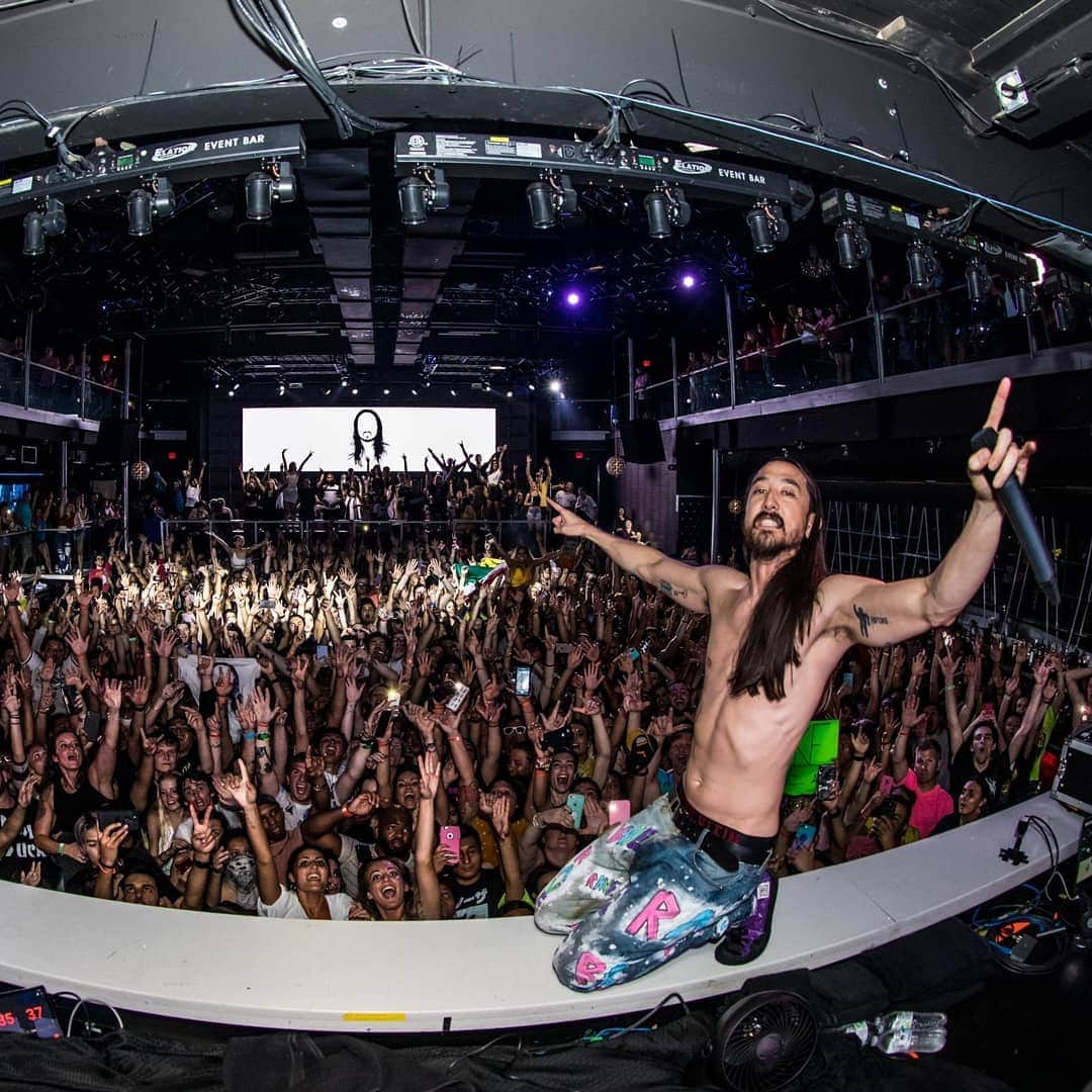 スティーヴ・アオキさんのインスタグラム写真 - (スティーヴ・アオキInstagram)「Charlotte North Carolina I love you #rave」6月29日 11時38分 - steveaoki
