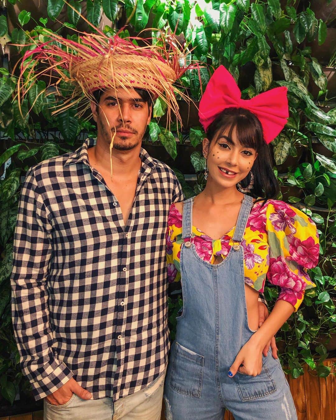 Gabriela Salesのインスタグラム：「“Olha o lancheeee, é mentiraaaaa” kkkkk Hoje não vamos nutrir os ódios 🔥🔥🔥」