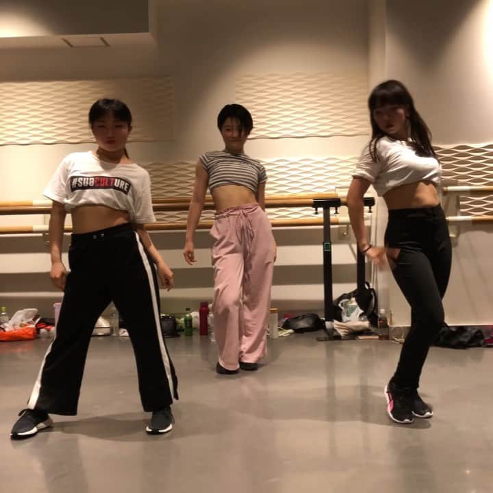 のインスタグラム：「@noadance_ikebukuro ♪music♪ #キューティーハニー @kodakumi_official ⚡️DANCER⚡️ @yukine9790 @ponyo.3.pina @rin.rin329  teens dancer‼️ #jazzfunk #dance #avecoo #choreographer #倖田來未 #japan #tokyo」