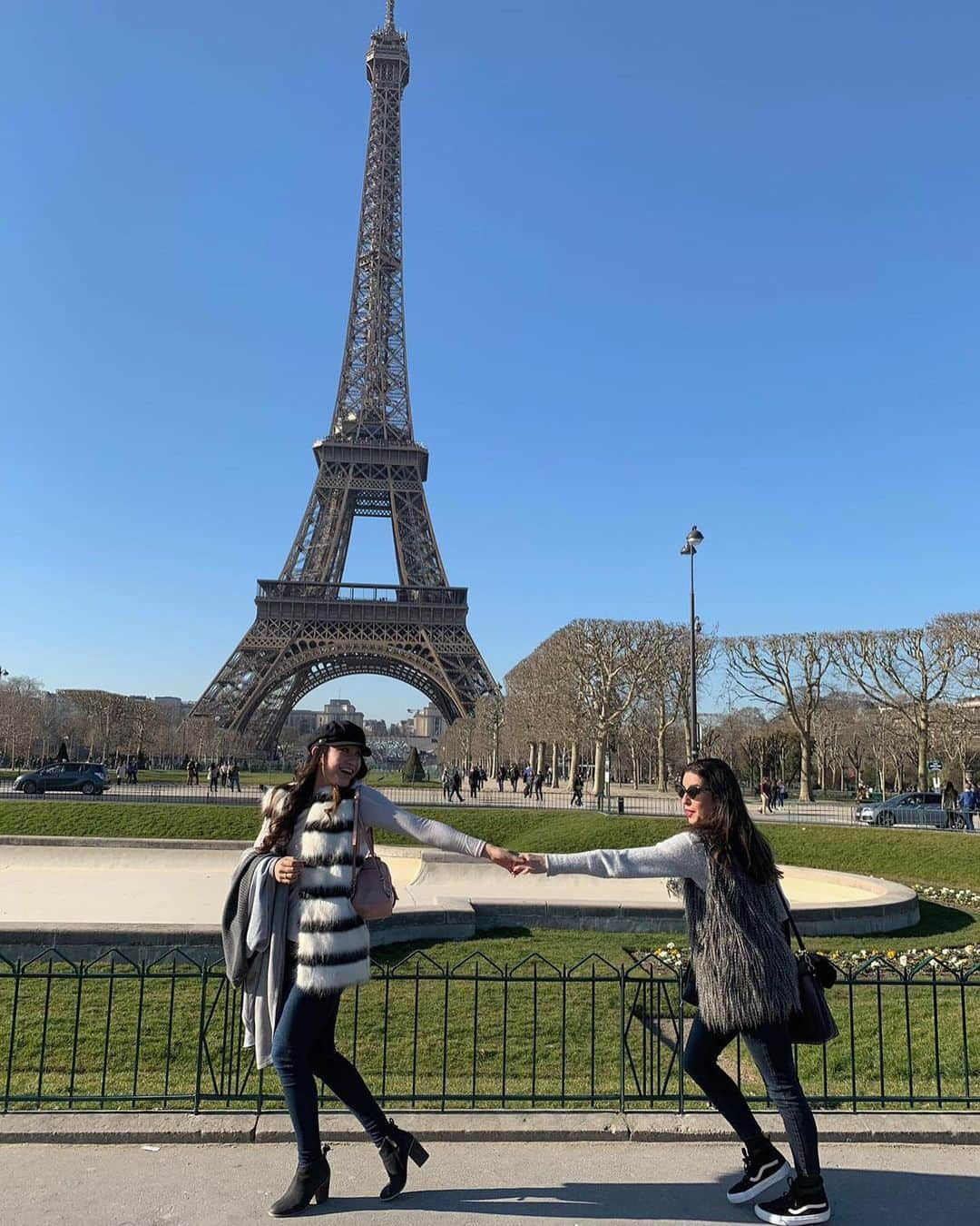 ヴァレンティーナ・マルケイさんのインスタグラム写真 - (ヴァレンティーナ・マルケイInstagram)「I can’t Think of a better person to tour EUROPE with, a even better friend, supporter, crazy Partner in crime ( what happens on tour stays on tour 🤦🏻‍♀️😂), the tequila shots and the French croissants, the drama, the fishnets and the fake lashes that I always loose and u AWAYS have an extra one. To the ULTIMATE showgirl, my TIPPY, HAPPY BIRTHDAY ♥️ LOVE YOU! Xoxo, Showgirl!😉 #hoifamily @holidayonicefrance @holidayoniceshows」6月29日 21時54分 - valemarchei14