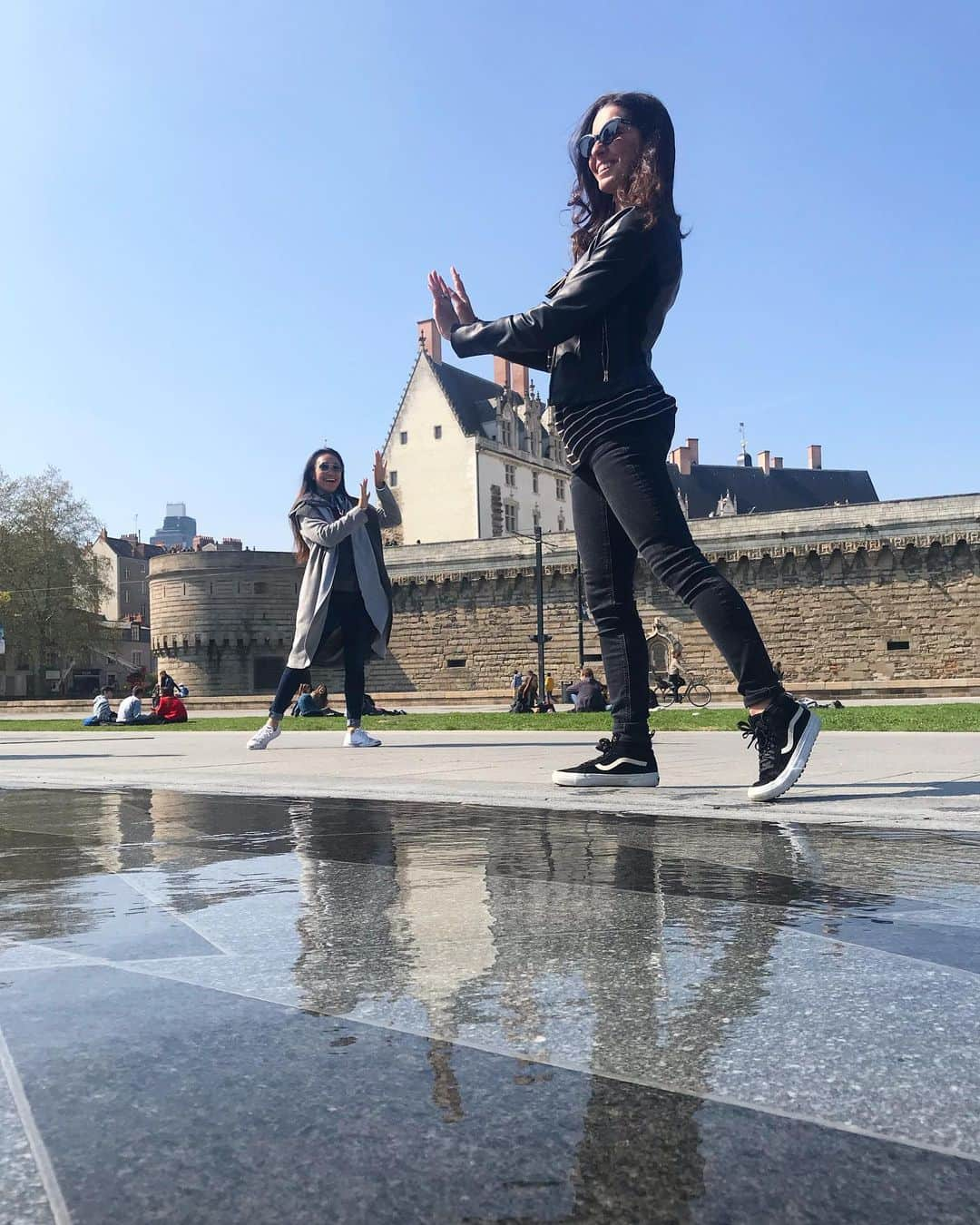 ヴァレンティーナ・マルケイさんのインスタグラム写真 - (ヴァレンティーナ・マルケイInstagram)「I can’t Think of a better person to tour EUROPE with, a even better friend, supporter, crazy Partner in crime ( what happens on tour stays on tour 🤦🏻‍♀️😂), the tequila shots and the French croissants, the drama, the fishnets and the fake lashes that I always loose and u AWAYS have an extra one. To the ULTIMATE showgirl, my TIPPY, HAPPY BIRTHDAY ♥️ LOVE YOU! Xoxo, Showgirl!😉 #hoifamily @holidayonicefrance @holidayoniceshows」6月29日 21時54分 - valemarchei14