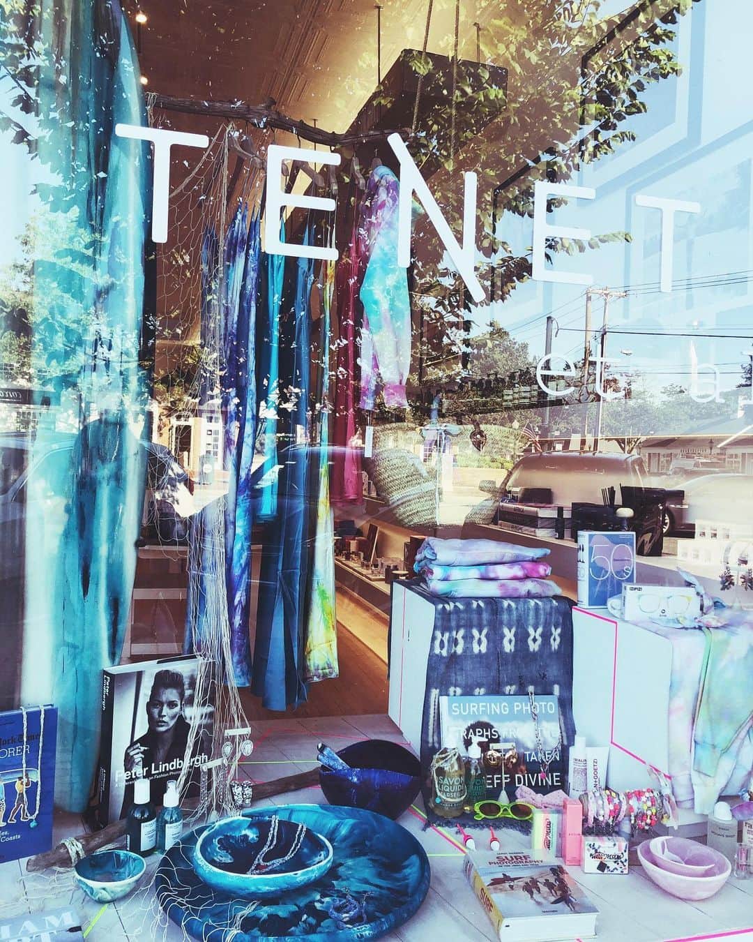 ダニジョーのインスタグラム：「✨SHOP ‘TIL YOU DROP✨ Stop by our pop-up at the @tenetshop concept store in Southampton. 🌈 Get your tie dye hoodies and slips before they’re gone!  visual by @laurefischbach」
