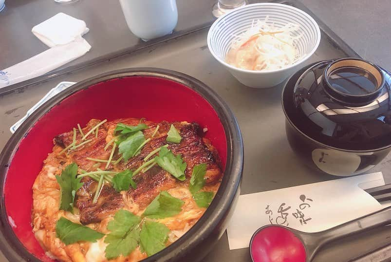 坂口理子さんのインスタグラム写真 - (坂口理子Instagram)「美味しい食べ物たくさん食べられて幸せでした😭 #ぢゃんぼ餅 #両棒餅 #平田屋 #鰻丼 #やまげん  #実は鰻は鹿児島で養殖1位らしい #私とまどちゃんなおちゃんは #鰻玉丼に #完食しました #黒豚しゃぶしゃぶ #吾愛人 #わかな #とよみます」6月29日 22時00分 - ricopi__hkt48