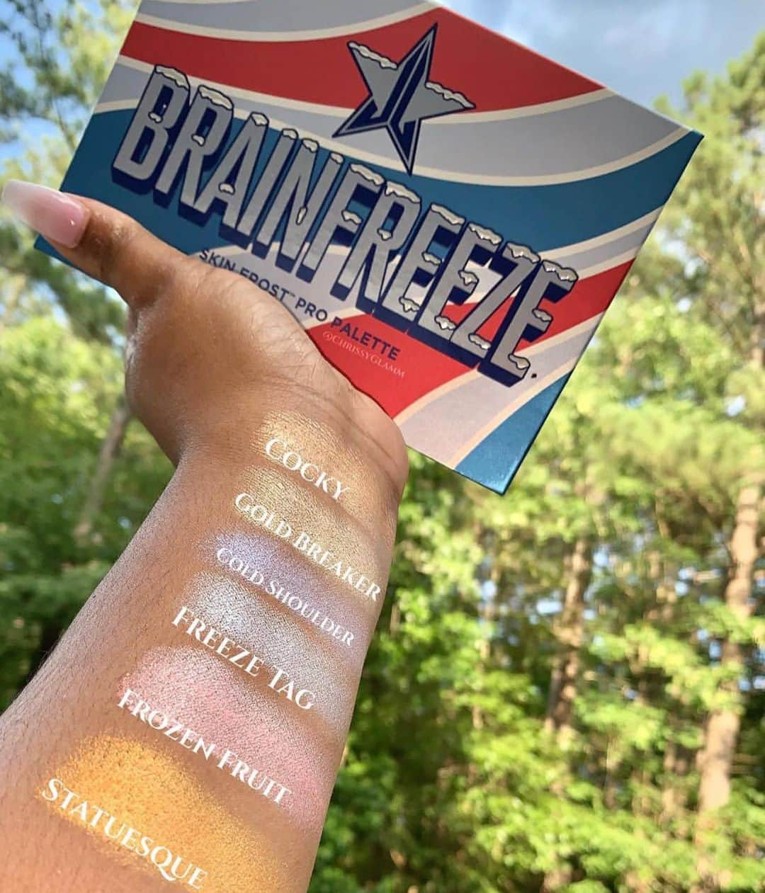 Jeffree Star Cosmeticsさんのインスタグラム写真 - (Jeffree Star CosmeticsInstagram)「Keep it icy with our new #BrainFreeze Skin Frost Palette ❄️ #jawbreaker #jeffreestarcosmetics Swatches by: @chrissyglamm」6月29日 22時01分 - jeffreestarcosmetics