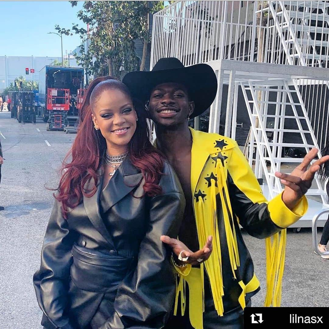 Broadcast Music, Inc.さんのインスタグラム写真 - (Broadcast Music, Inc.Instagram)「@LilNasX said he was was “⭐️ struck” when met @Badgalriri. Who would you be ⭐️ stuck to meet? #BMIFamily #BMIRBHH」6月29日 22時09分 - bmi