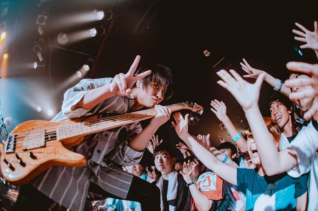 滝口大樹さんのインスタグラム写真 - (滝口大樹Instagram)「2019.06.29 岐阜CLUB ROOTS w / LAMP IN TERREN photo:@ayumee_gdw #感覚ピエロ #LR2019 #Sugiguitars #SugiBass  #instabass #daddario #NYXL」6月29日 22時20分 - daiki_bass5