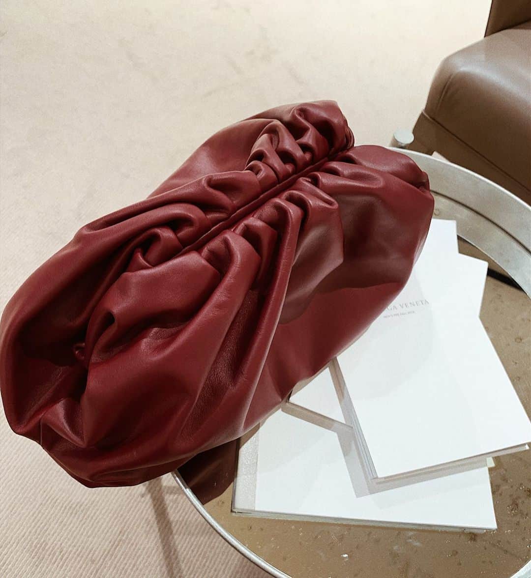 のインスタグラム：「🥟❤️ * @bottegaveneta * #bottegaveneta#newbottegaveneta  #ボッテガヴェネタ」