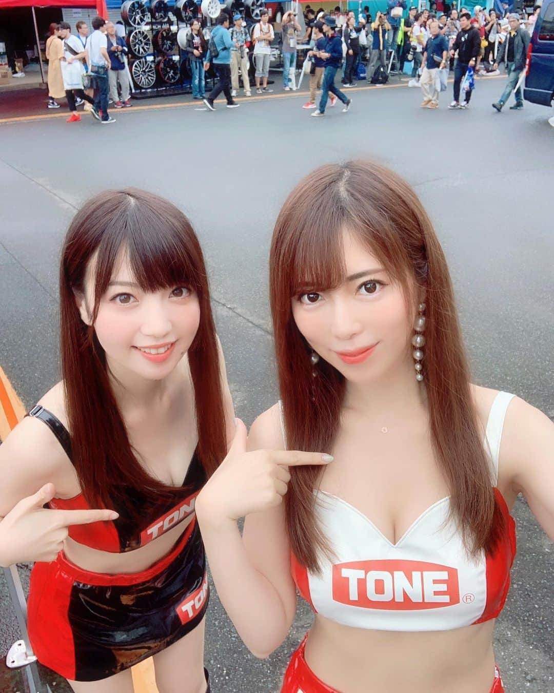 さわいえりさんのインスタグラム写真 - (さわいえりInstagram)「D1GP開幕戦@筑波 決勝は、なんとTONEサポートドライバー対決！  決勝結果は 🥇横井昌志選手✨ 🥈日比野哲也選手✨  カッコよかった〜♪ 1位の横井選手と💕  あいにくの雨ですが、明日もふぁいとー☺️ ・ ・ ・ ・ ・ ・ ・ ・ ・ ・ ・ #D1#D1GP#D1グランプリ#開幕戦#筑波サーキット#TONE#レースクイーン」6月29日 22時29分 - beauty_eri7
