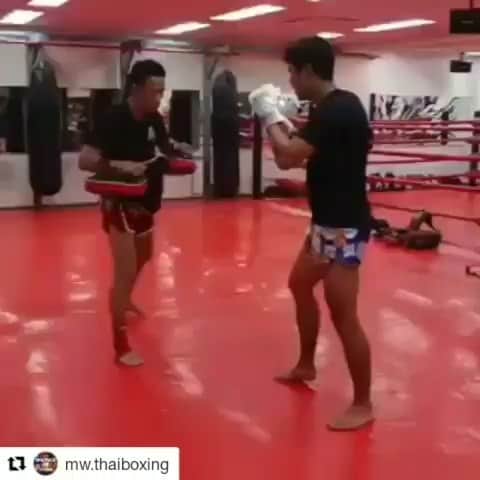 梅野源治のインスタグラム：「メチャクチャ嬉しい文章だ😄👊 #Repost @mw.thaiboxing (@get_repost) ・・・ 🔥True inspiration 🔥one year ago I had a chance to meet and train with my favorite fighter in Japan 🇯🇵 @genji_umeno a current rachadamnern champion. Very friendly and humble guy. Brought back home a lot of knowledge inspiration motivation and 🔥 Everyone needs to train with their heroes sometimes. Like if you agree」