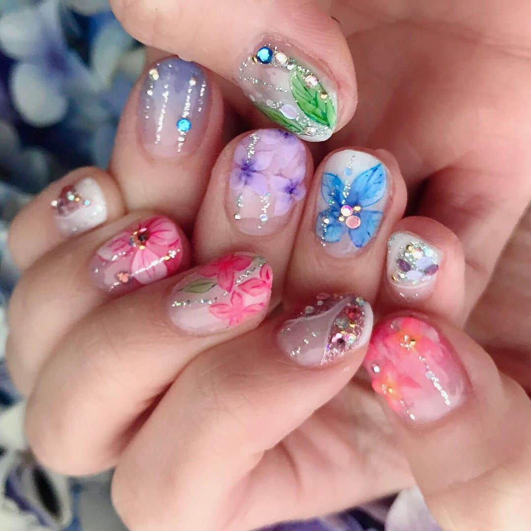 RinRinさんのインスタグラム写真 - (RinRinInstagram)「紫陽花ネイル💅🏻💠💜💙大好きの @tiito_nails の @maikoisomura にデザインした 雨☔️のあじさいネイル💖 素敵すぎ😩✨ Hydrangea Nails 💅🏻💠💜💙 awesome nails by my favorite nailist, @maikoisomura of @tiito_nails ♪ Rainy ☔️ hydrangea nails💖 love it so much 😩✨ . . 💅🏻 #rinrindollnails . . #rinrindoll #tiitonails #tokyonailsalon #futakotamagawanailsalon #japanesenailart #japanesenailsalon #japanesenail #japanesegelnails #gelnails #hydrangeanail #flowernails #東京ネイルサロン #二子玉川ネイルサロン #ジェルネイル #紫陽花ネイル #あじさいネイル #お花ネイル #ネイルアート」6月29日 22時40分 - rinrindoll