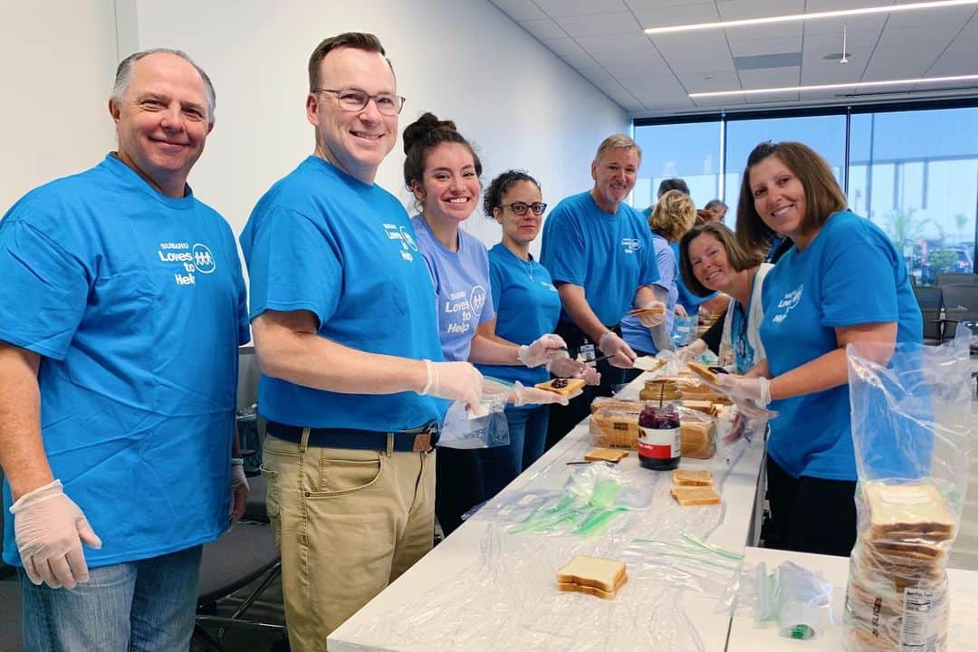Subaru of Americaさんのインスタグラム写真 - (Subaru of AmericaInstagram)「Today we are celebrating for the third year, #SubaruAmbassadorDayOfCaring where our Subaru Ambassadors are doing something good in the world. Yesterday, our Subaru employees helped make & pack over 1,000 sandwiches that will be donated to Cathedral Kitchen in Camden, NJ. How do you get involved in your community? #SubaruLovestoHelp」6月29日 22時52分 - subaru_usa