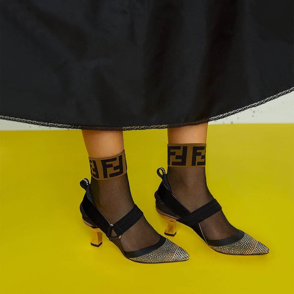 Fendiさんのインスタグラム写真 - (FendiInstagram)「Statement FF socks add a quirky, coquettish touch to the #Fendi Colibrì pumps. #FendiPreFall19  Photographer: @erikmadiganheck Model: @blesnyaminher」6月29日 22時56分 - fendi