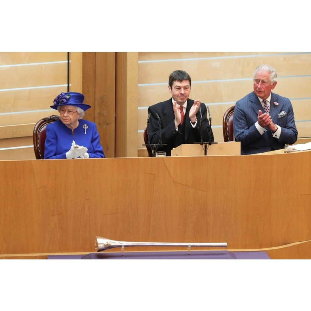 クラレンス邸さんのインスタグラム写真 - (クラレンス邸Instagram)「Today The Queen, joined by The Duke of Rothesay, marked the 20th Anniversary of the Scottish Parliament. #ScotParl20  During a speech, Her Majesty said: “Twenty years on, this chamber continues to be at the centre of Scottish life, as an important forum to engage and unite diverse communities and also a home for passionate debate and discussion." Following the ceremonial proceedings, Her Majesty and HRH met guests at a reception, including young Scots and ‘1st July babies’ - children born on the day of the opening of the Scottish Parliament. #HolyroodWeek2019  See more @theroyalfamily 📸 2 & 5: PA」6月29日 22時59分 - clarencehouse