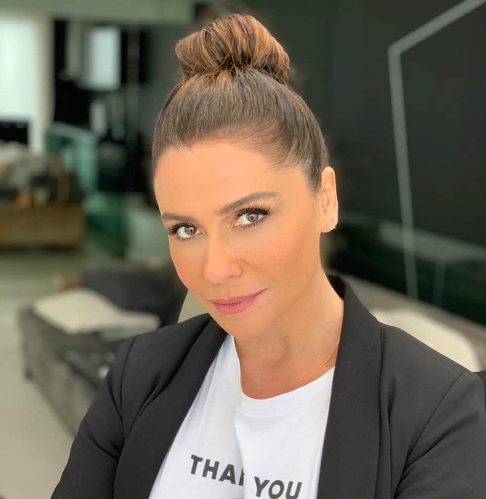 Giovanna Antonelliのインスタグラム：「Bom dia. 😃 #thanks #sabado」
