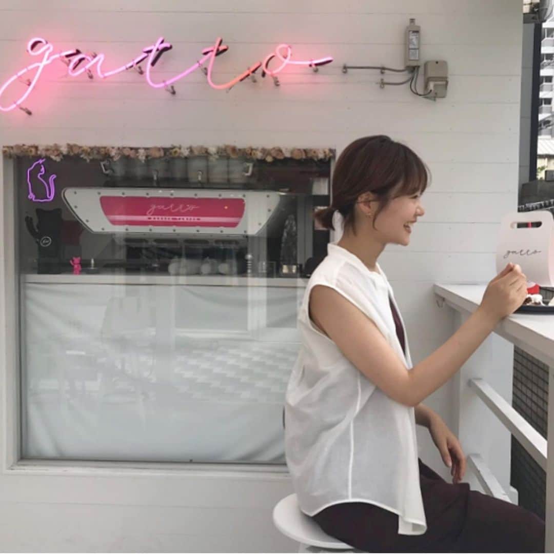 穴井千尋さんのインスタグラム写真 - (穴井千尋Instagram)「. gatto ピンクレモネードとチョコケーキ💕 . #gatto #cafe #cake #pinklamonade #sweets #fukuoka #福岡 #大名カフェ #デザート」6月29日 23時03分 - chihiro_anai_official