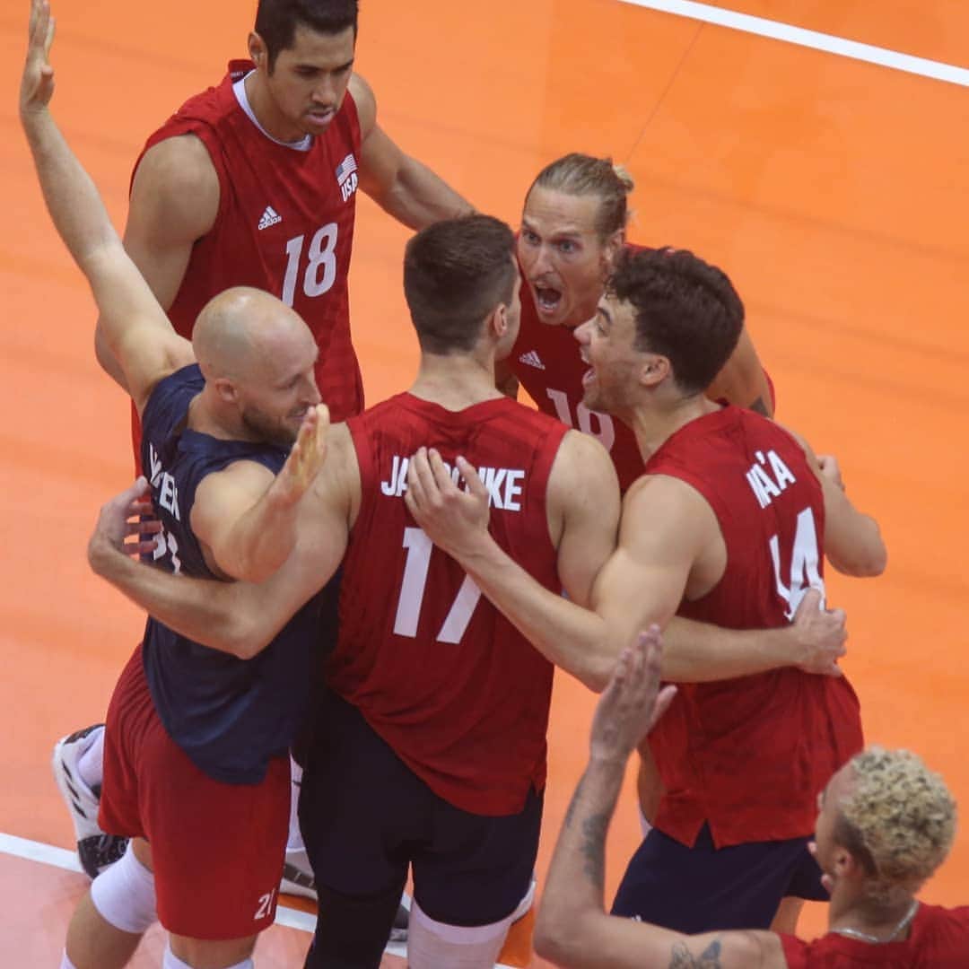 USA Volleyballさんのインスタグラム写真 - (USA VolleyballInstagram)「The U.S. Men 🇺🇲 fell to Bulgaria🇧🇬 on Friday, 3-1 in the FIVB #VNL. They will play Serbia 🇷🇸 on Saturday at 7a PT. --- 📺 The match will be shown live on the Olympic Channel and re-air at 1p PT on NBC.」6月29日 14時26分 - usavolleyball