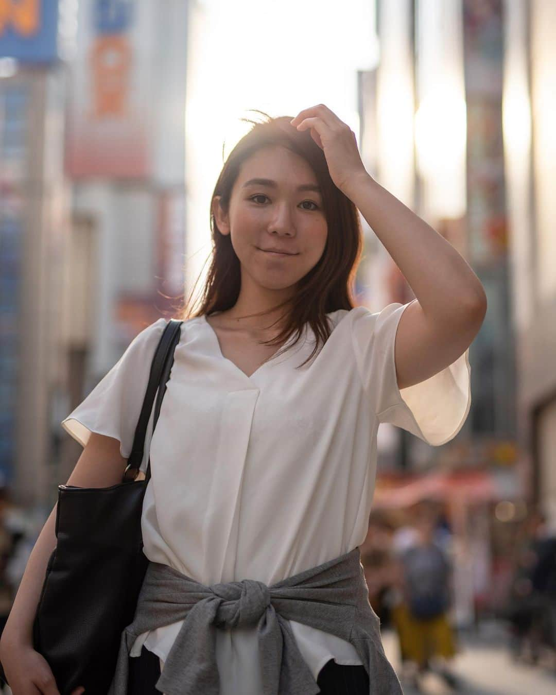 akariのインスタグラム：「ビジネスシーンの撮影🙋‍♀️ in 秋葉原😎😎 #ストックフォト #ポートレート #モデル #フリーモデル #フリーランスモデル‬ #ポートレートモデル #オタクモデル #被写体 #ロケ #撮影 #モデル希望 #被写体やります #モデルさんと繋がりたい #美容好きな人と繋がりたい #ファッション好きな人と繋がりたい #写真撮ってる人と繋がりたい #写真好きな人と繋がりたい #カメラマンさんと繋がりたい #ビジネス #ビジネスシーン #仕事」