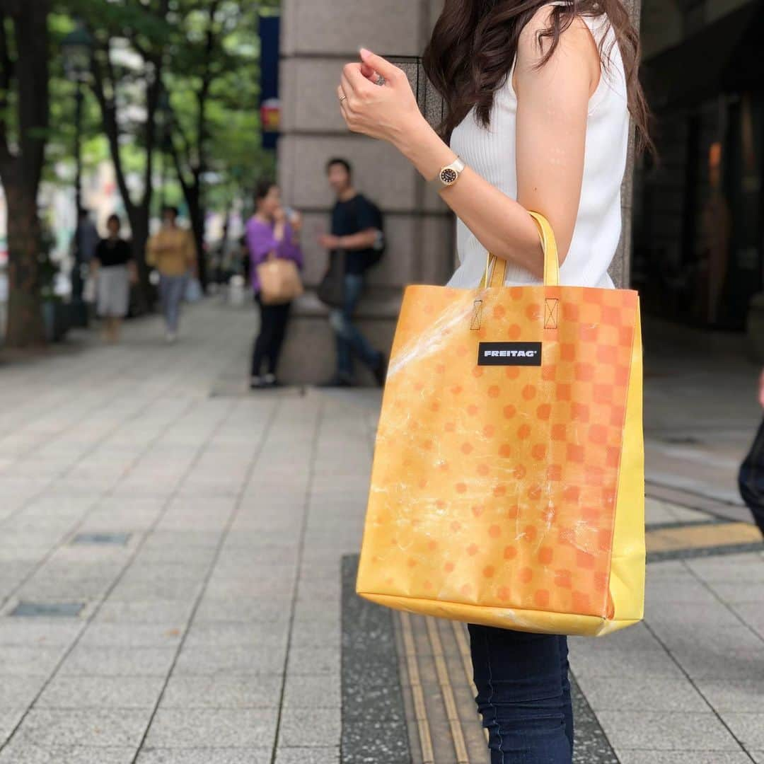 momo8631さんのインスタグラム写真 - (momo8631Instagram)「2019.06.29 Today’s F summer color from Singapore 🇸🇬 ...... #frtg #frtgbag #frtg_today #freitag #フライターグ #F52 #腕のハンコ注射の跡が気になるよね」6月29日 14時50分 - momo8631