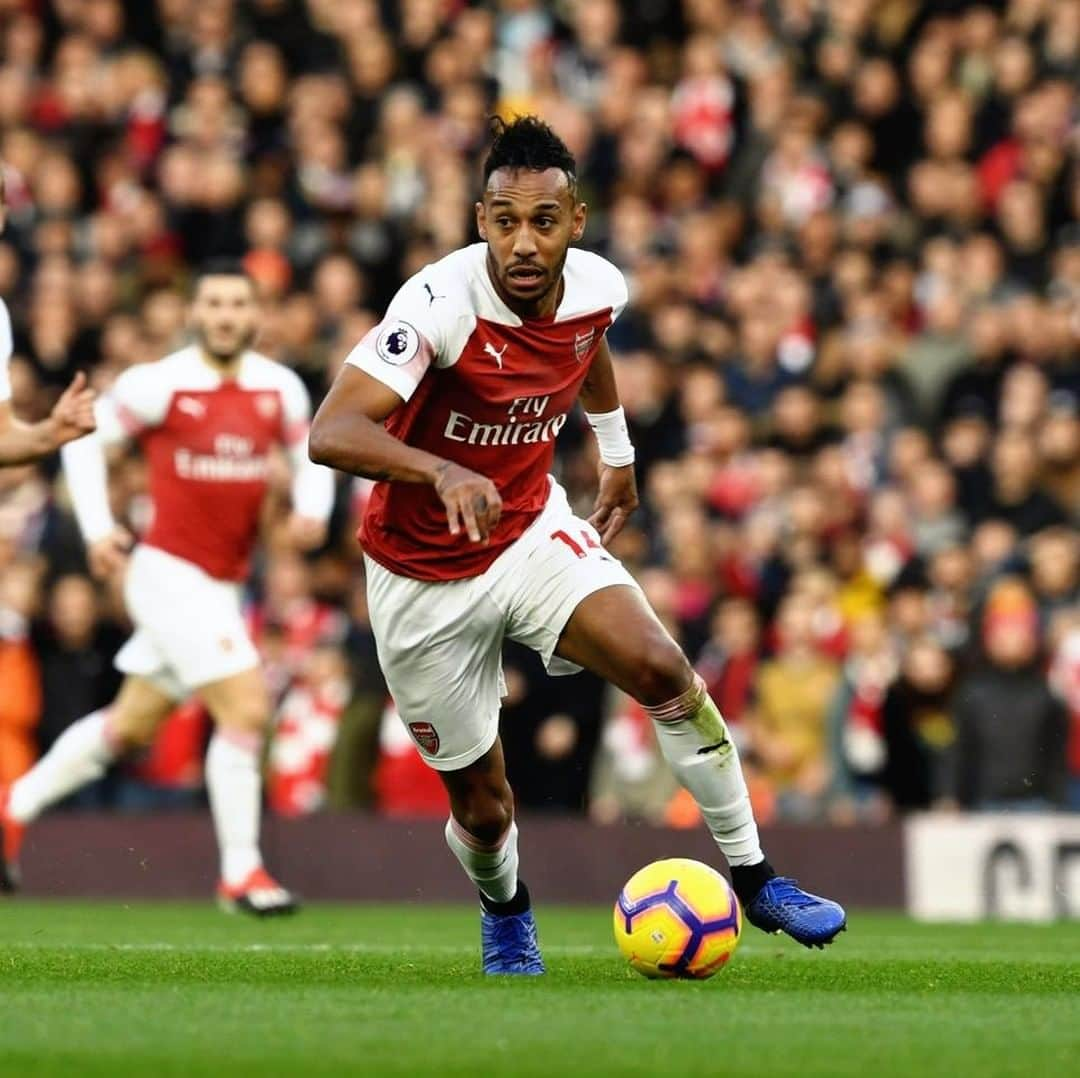 アーセナルFCさんのインスタグラム写真 - (アーセナルFCInstagram)「💨💨💨 @aubameyang97 recorded the top speed of any #Arsenal player in the #PremierLeague last season – 34.75km/h ⁠ ⁠ #Arsenal #Auba #Aubameyang #AFC #PEA14」6月29日 15時15分 - arsenal