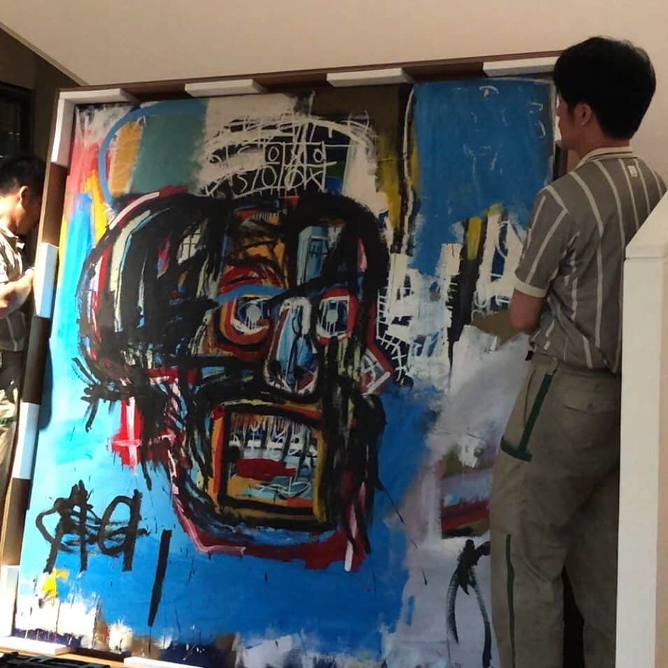 前澤友作さんのインスタグラム写真 - (前澤友作Instagram)「バスキアが日本に戻ってきた。これは裏面のサインで足跡つき。バスキア展は9月21日から。  Basquiat's painting came back to Japan for exhibition will start from Sep 21st at MoriArtsCenter in Roppongi.  #jeanmichelbasquiat #バスキア展」6月29日 15時25分 - yusaku2020
