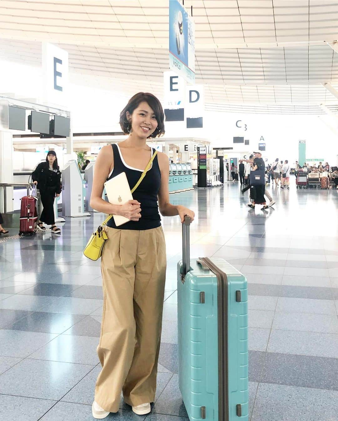 坂元美香さんのインスタグラム写真 - (坂元美香Instagram)「仕事でバリへ！今回の旅行は @tiketcom でフライトチケットとホテルを予約😊アプリで検索してすごく簡単に予約できました！では行ってきまーす！ . #tiketWonderfulIndonesia #semuaadatiketnya @tiketcom @kemenpar @pesonaid_travel @indtravel @ceritadestinasi #triptobaliasinfluencer」6月29日 15時44分 - mika_saka